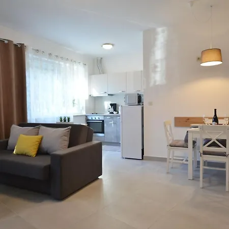 Stylish And Modern Апартаменты *