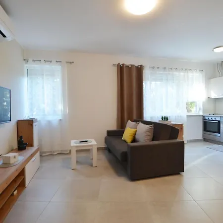 Апартаменты Stylish And Modern *